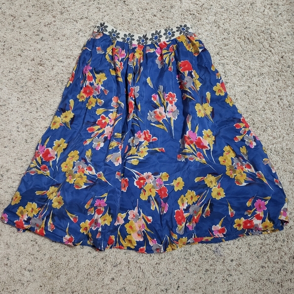 Anthropologie Dresses & Skirts - ANTHROPOLOGIE midi floral skirt size 2